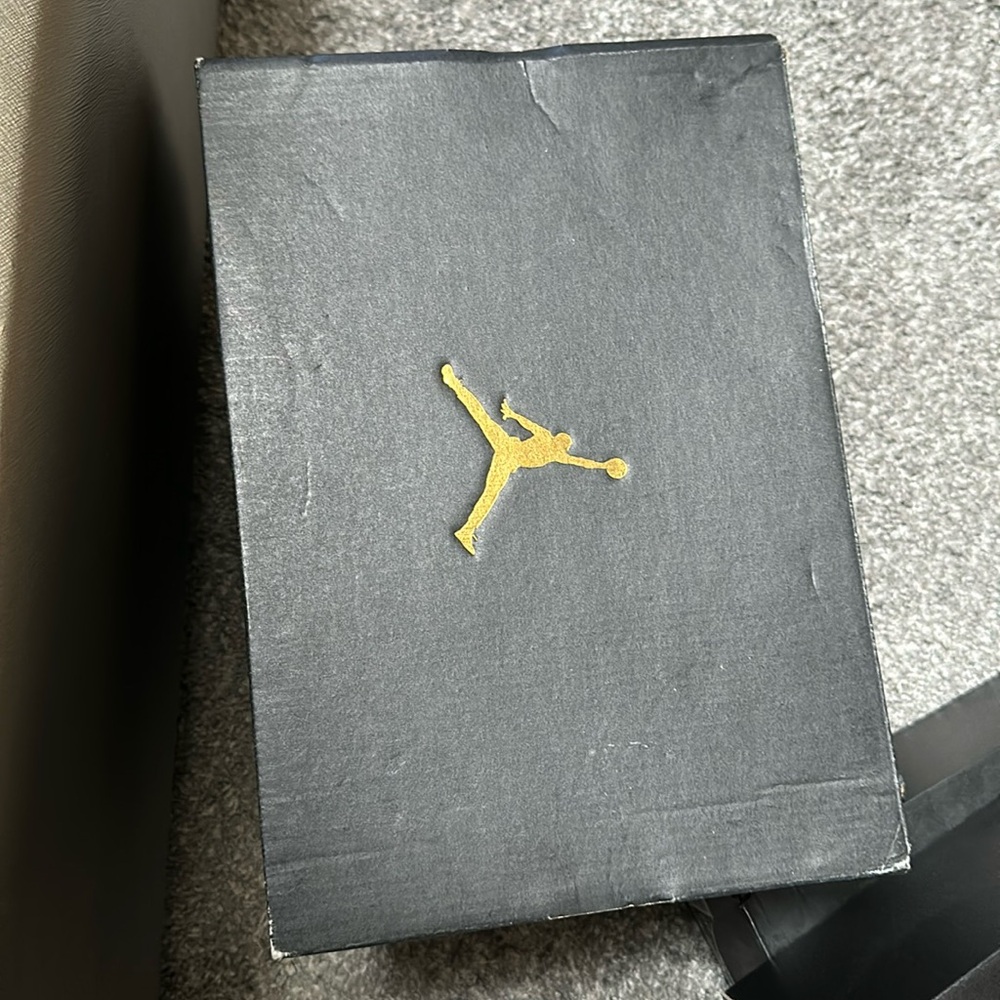 Purple Pulse Air Jordan 1 Mid  Grade School 5.5